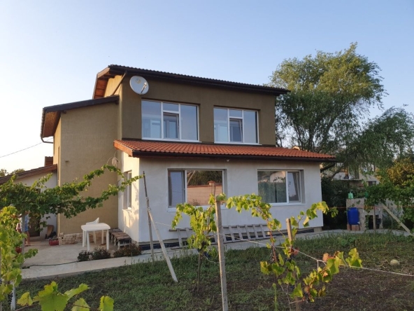 Къща в с. Славеево, Област Добрич - 150 кв.м за 422 €/кв.м - Снимка #1