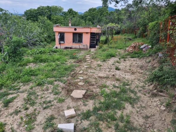 Къща в Сливен, Сини камъни - 880 кв.м за 15 €/кв.м - Снимка #1