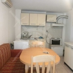 Дава се под наем Двустаен апартамент в Варна, Колхозен пазар - 50 кв.м за 300 € - Снимка #1