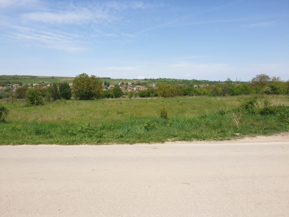 Парцел в Ловеч, Широк център - 2970 кв.м за 7 €/кв.м - Снимка #1