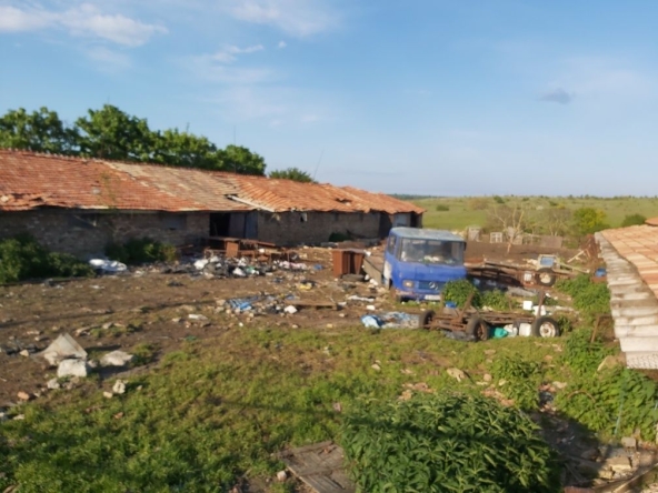 Парцел в с. Кичево, Област Варна - 5551 кв.м за 33 €/кв.м - Снимка #1