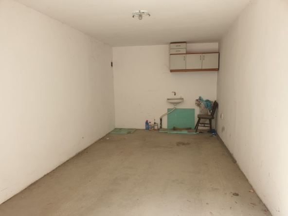 Дава се под наем Гараж / Паркомясто в Варна, ХЕИ - 20 кв.м за 153 € - Снимка #1