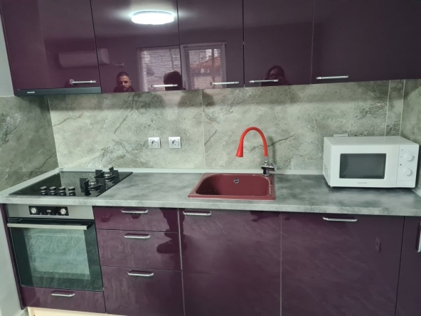 Дава се под наем Тристаен апартамент в Пловдив, Коматево - 75 кв.м за 280.5 € - Снимка #1