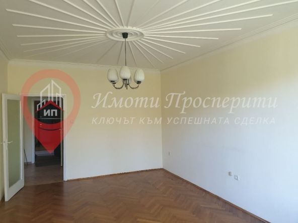 Дава се под наем Четиристаен апартамент в София, Лозенец - 140 кв.м за 665 € - Снимка #1