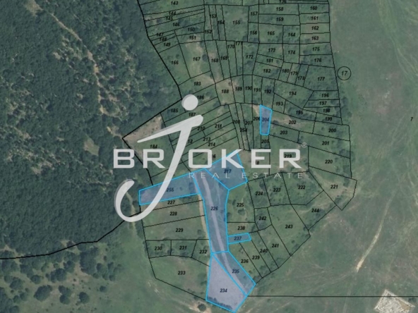 Парцел в с. Николово, Област Хасково - 6350 кв.м за 2 €/кв.м - Снимка #1