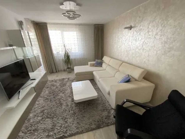 Дава се под наем Тристаен апартамент в Пловдив, Южен - 90 кв.м за 331.5 € - Снимка #1