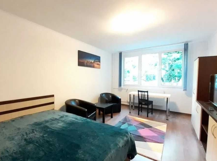 Дава се под наем Едностаен апартамент в Пловдив, Център - 28 кв.м за 127.5 € - Снимка #1