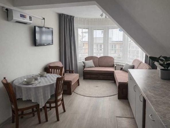 Дава се под наем Двустаен апартамент в София, Медицинска академия - 50 кв.м за 697.17 € - Снимка #1