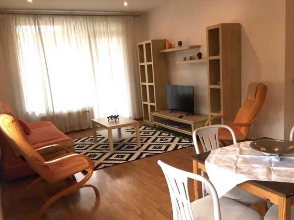 Дава се под наем Двустаен апартамент в Пловдив, Коматево - 90 кв.м за 306 € - Снимка #1