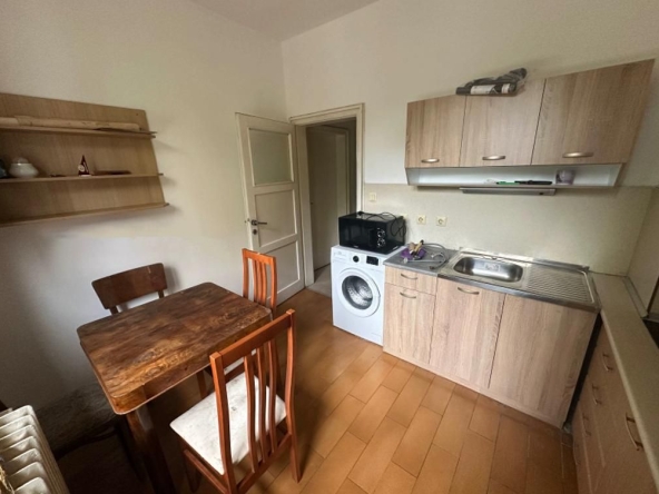 Дава се под наем Тристаен апартамент в София, Зона Б-19 - 80 кв.м за 649 € - Снимка #1
