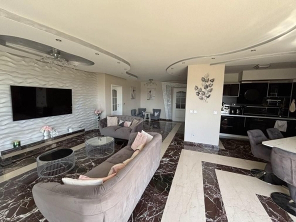 Дава се под наем Тристаен апартамент в София, Студентски град - 136 кв.м за 1325 € - Снимка #1