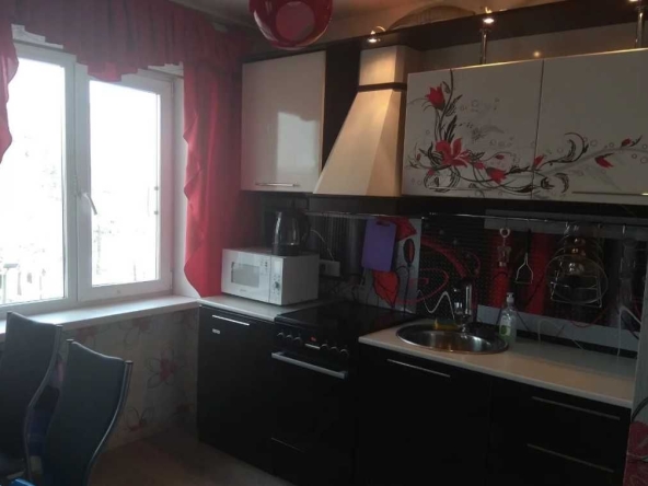 Дава се под наем Тристаен апартамент в Пловдив, Мараша - 90 кв.м за 331.5 € - Снимка #1