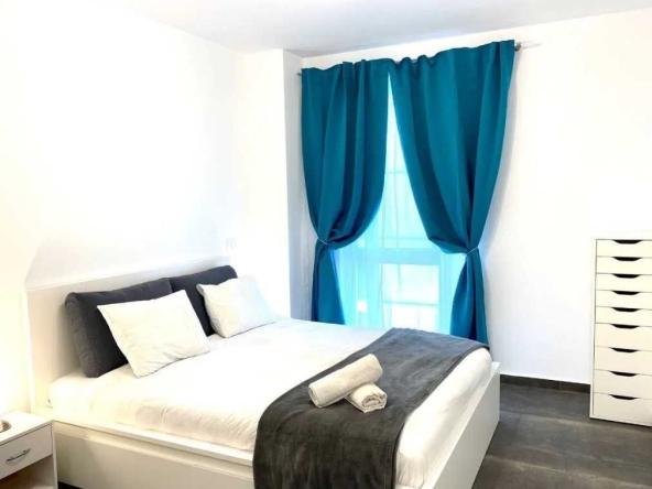 Дава се под наем Тристаен апартамент в Бургас, Зорница - 100 кв.м за 459 € - Снимка #1