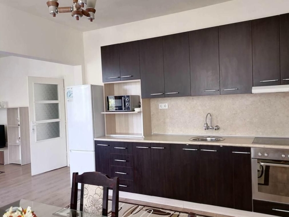 Дава се под наем Четиристаен апартамент в Пловдив, Център - 90 кв.м за 510 € - Снимка #1