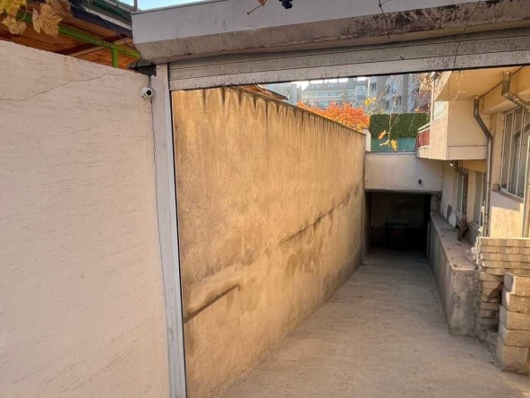 Гараж / Паркомясто в София, Център - 24 кв.м за 1500 €/кв.м - Снимка #1