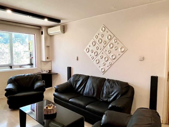 Дава се под наем Двустаен апартамент в София, Център - 46 кв.м за 409 € - Снимка #1