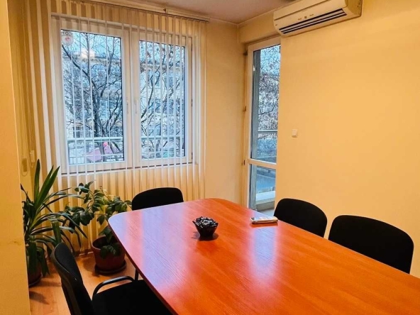 Офис в София, Център - 72 кв.м за 1346 €/кв.м - Снимка #1