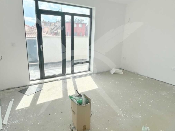 Мезонет в Пловдив, Съдийски - 210 кв.м за 668 €/кв.м - Снимка #1