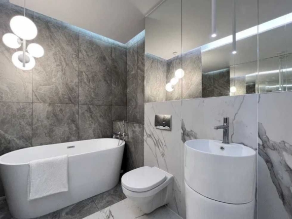 Дава се под наем Едностаен апартамент в Бургас, Лазур - 42 кв.м за 193.8 € - Снимка #1