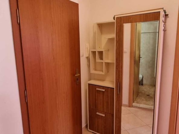 Дава се под наем Двустаен апартамент в Поморие - 60 кв.м за 153 € - Снимка #1