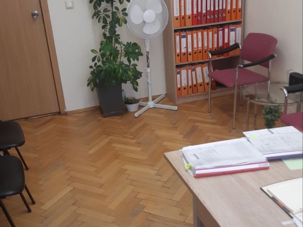 Дава се под наем Офис в София, Карпузица - 20 кв.м за 127.5 € - Снимка #1