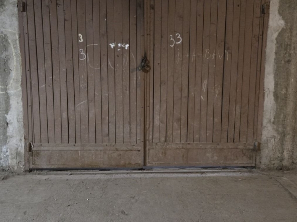 Гараж / Паркомясто в Плевен, Дружба 1 - 20 кв.м за 1100 €/кв.м - Снимка #1