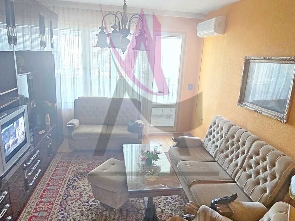 Дава се под наем Четиристаен апартамент в Варна, Червен площад - 90 кв.м за 511 € - Снимка #1