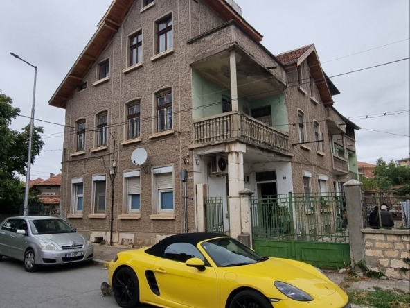 Етаж от къща в Луковит - 104 кв.м за 239 €/кв.м - Снимка #1