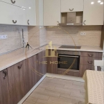 Дава се под наем Двустаен апартамент в Варна, Цветен квартал - 60 кв.м за 488.58 € - Снимка #1