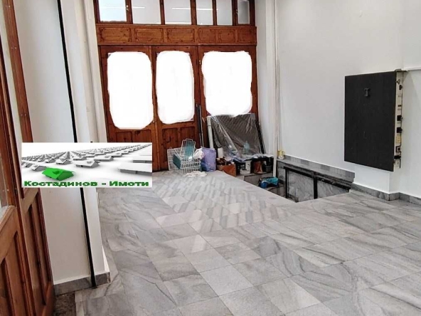 Дава се под наем Магазин в Пловдив, Център - 56 кв.м за 797.64 € - Снимка #1