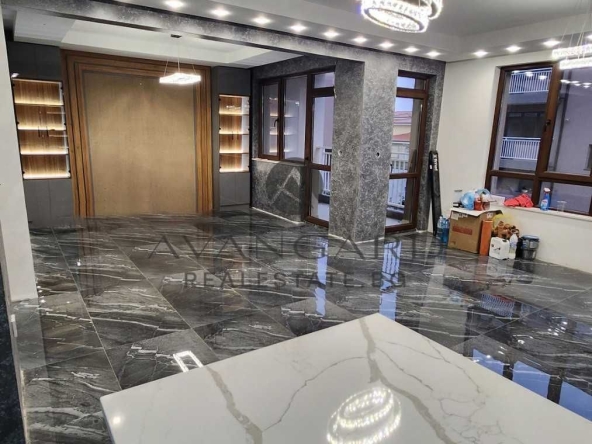 Четиристаен апартамент в Пловдив, Кючук Париж - 200 кв.м за 3500 €/кв.м - Снимка #1