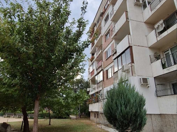 Тристаен апартамент в Кюстендил, Център - 73 кв.м за 688 €/кв.м - Снимка #1