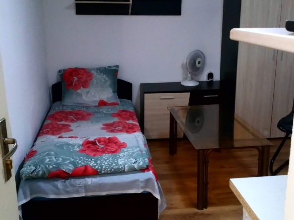 Дава се под наем  в Пловдив, Каменица 2 - 10 кв.м за 149.43 € - Снимка #1