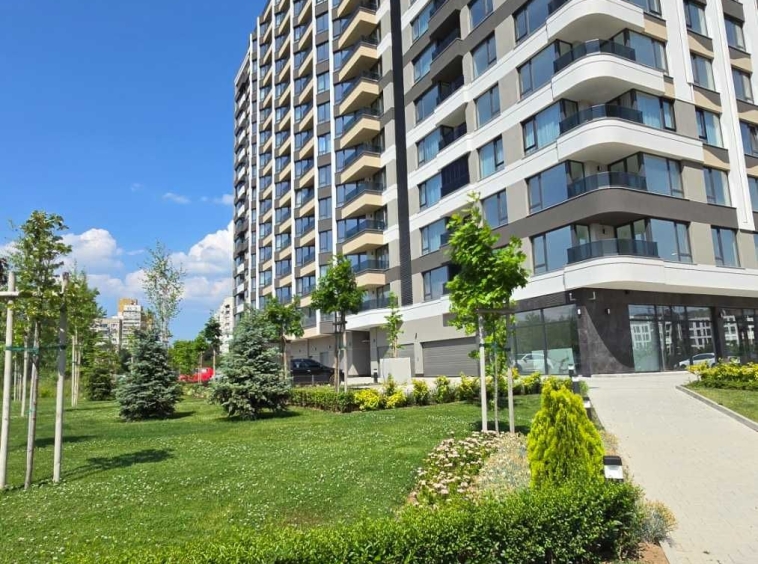 Дава се под наем Двустаен апартамент в София, Център - 63 кв.м за 598.23 € - Снимка #1