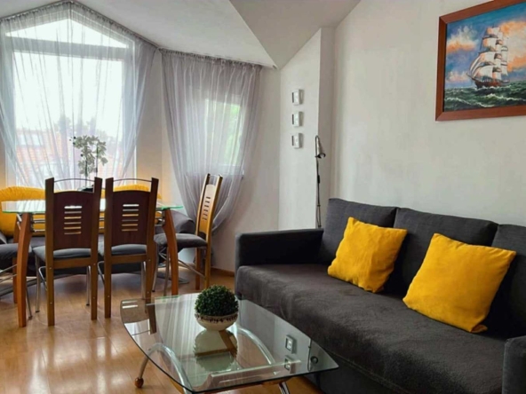 Дава се под наем Двустаен апартамент в Бургас, Лазур - 66 кв.м за 397.8 € - Снимка #1