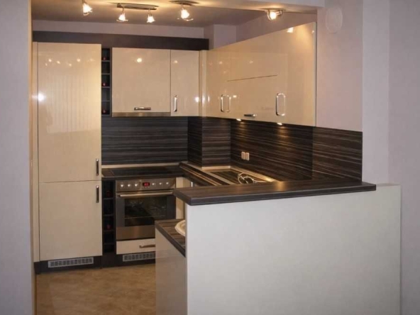 Дава се под наем Двустаен апартамент в София, Лозенец - 70 кв.м за 746.64 € - Снимка #1