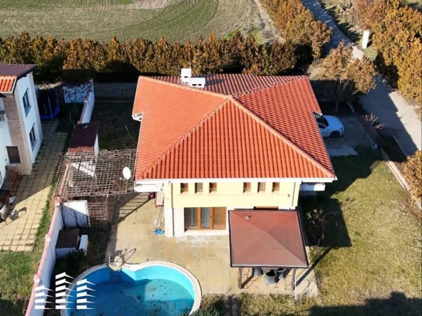 Къща в с. Гюльовца, Област Бургас - 161 кв.м за 1361 €/кв.м - Снимка #1