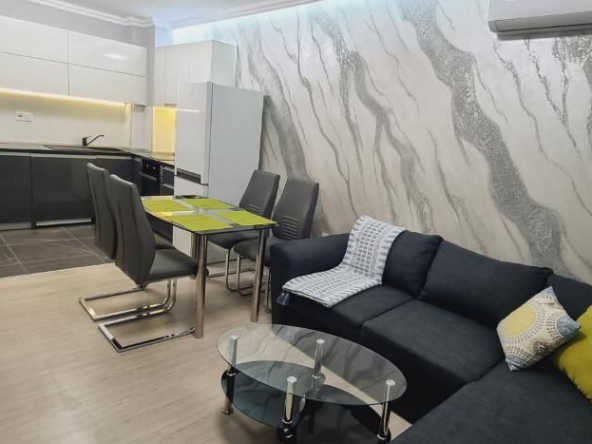 Дава се под наем Двустаен апартамент в Пловдив, Тракия - 68 кв.м за 470 € - Снимка #1