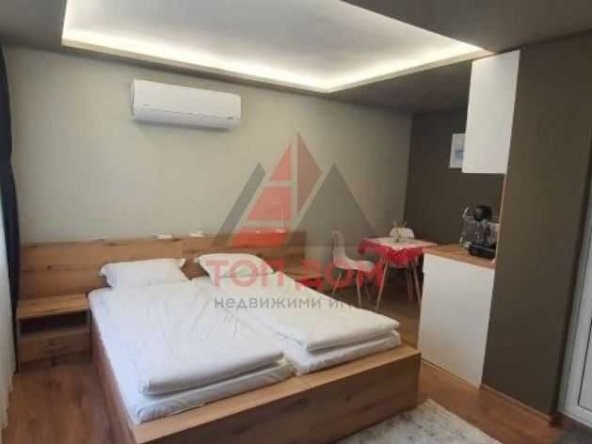 Дава се под наем Едностаен апартамент в Варна, Център - 20 кв.м за 408 € - Снимка #1