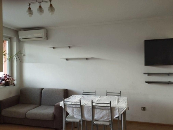 Дава се под наем Тристаен апартамент в София, Дружба 1 - 88 кв.м за 713.49 € - Снимка #1
