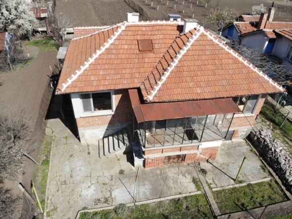 Къща в с. Кукорево, Област Ямбол - 100 кв.м за 1020 €/кв.м - Снимка #1