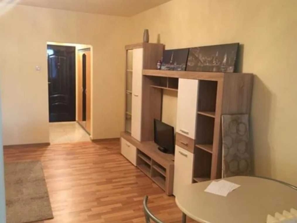 Дава се под наем Едностаен апартамент в Бургас, Изгрев - 30 кв.м за 188.7 € - Снимка #1