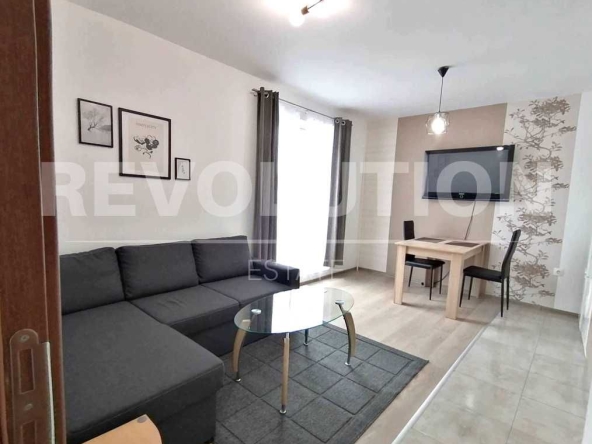 Дава се под наем Двустаен апартамент в Варна, Трошево - 60 кв.м за 448.8 € - Снимка #1