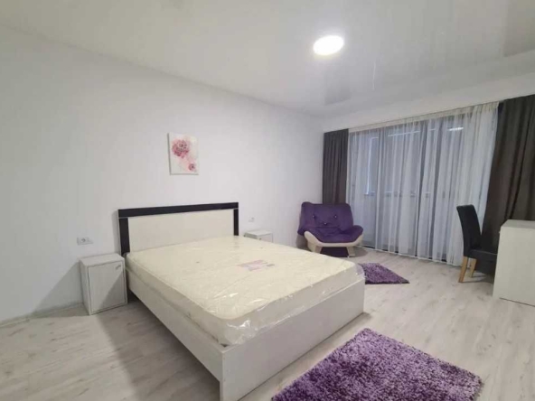 Дава се под наем Тристаен апартамент в Бургас, Ветрен - 95 кв.м за 357 € - Снимка #1