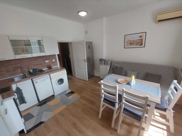 Дава се под наем Двустаен апартамент в Бургас, Възраждане - 52 кв.м за 695 € - Снимка #1