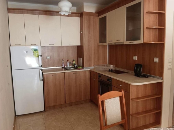 Дава се под наем Двустаен апартамент в Бургас, Лазур - 74 кв.м за 612 € - Снимка #1