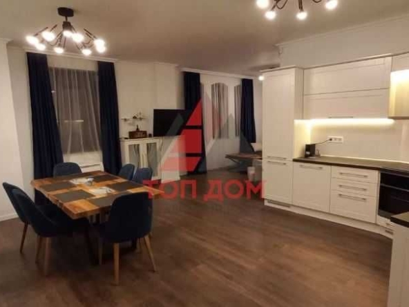 Дава се под наем Тристаен апартамент в Варна, Гръцка махала - 110 кв.м за 1300 € - Снимка #1