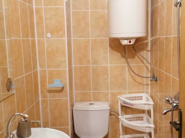 Дава се под наем Едностаен апартамент в Варна, Зимно кино Тракия - 35 кв.м за 255 € - Снимка #1