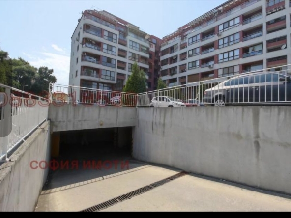 Дава се под наем Гараж / Паркомясто в София, Люлин 10 - 22 кв.м за 86.7 € - Снимка #1