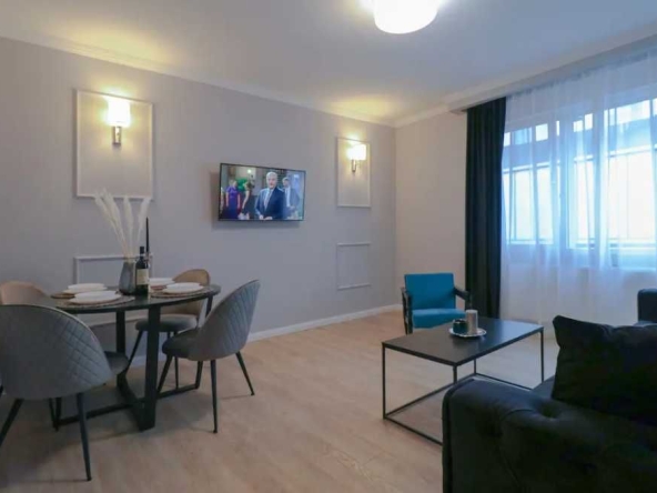 Дава се под наем Двустаен апартамент в Пловдив, Изгрев - 70 кв.м за 325 € - Снимка #1